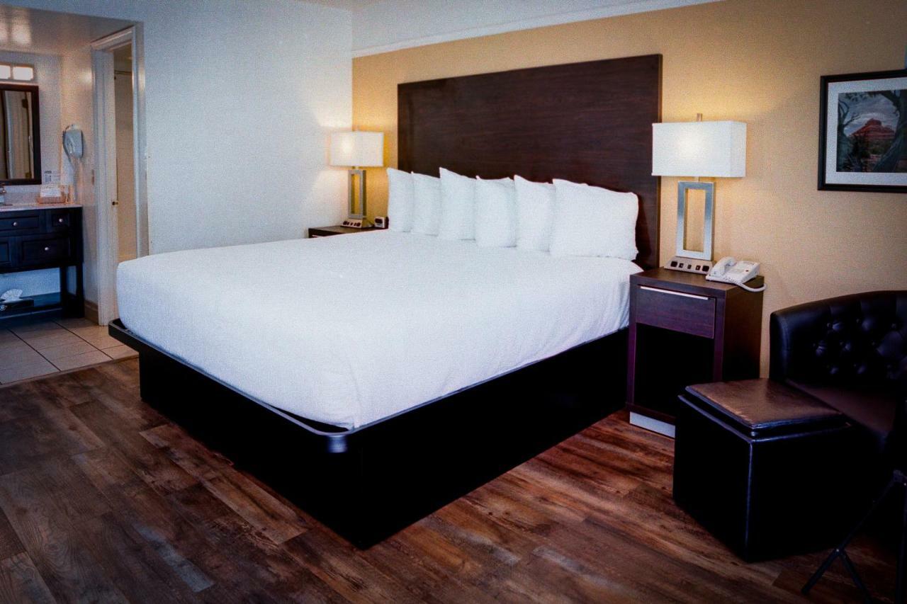 Pines Inn&Suites Cottonwood Extérieur photo
